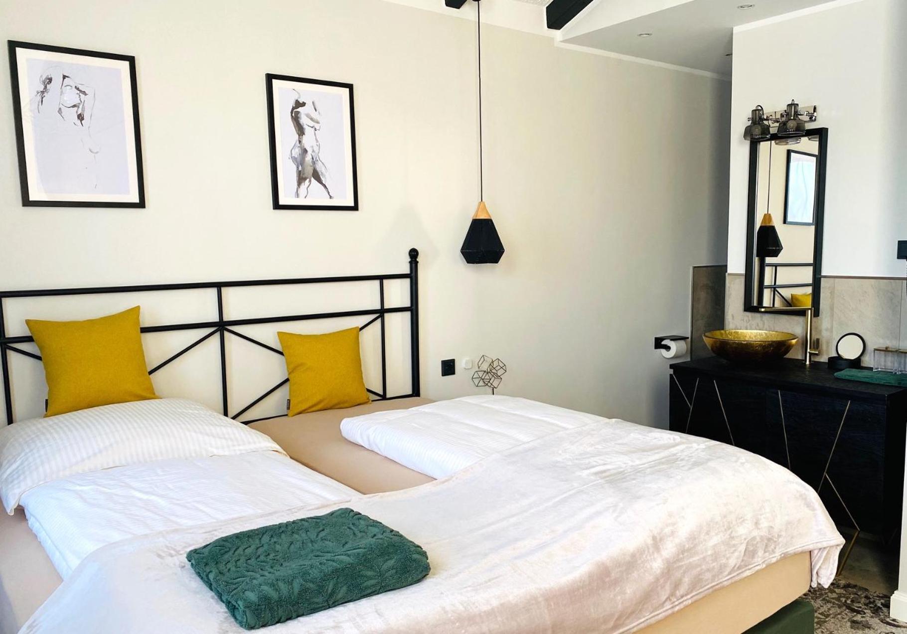 Besotel Erkrath- Schicke Fewo Oder Apartments Zentral Naehe Bahnhof Und Autobahn Im Neandertal Mit Glasfaser Wlan Und Freies Parken Room photo