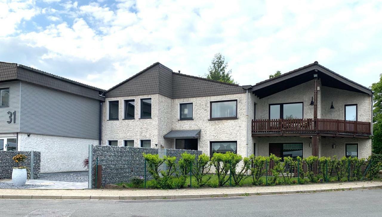 Besotel Erkrath- Schicke Fewo Oder Apartments Zentral Naehe Bahnhof Und Autobahn Im Neandertal Mit Glasfaser Wlan Und Freies Parken Exterior photo